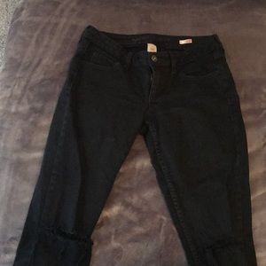 Black ripped denim capris